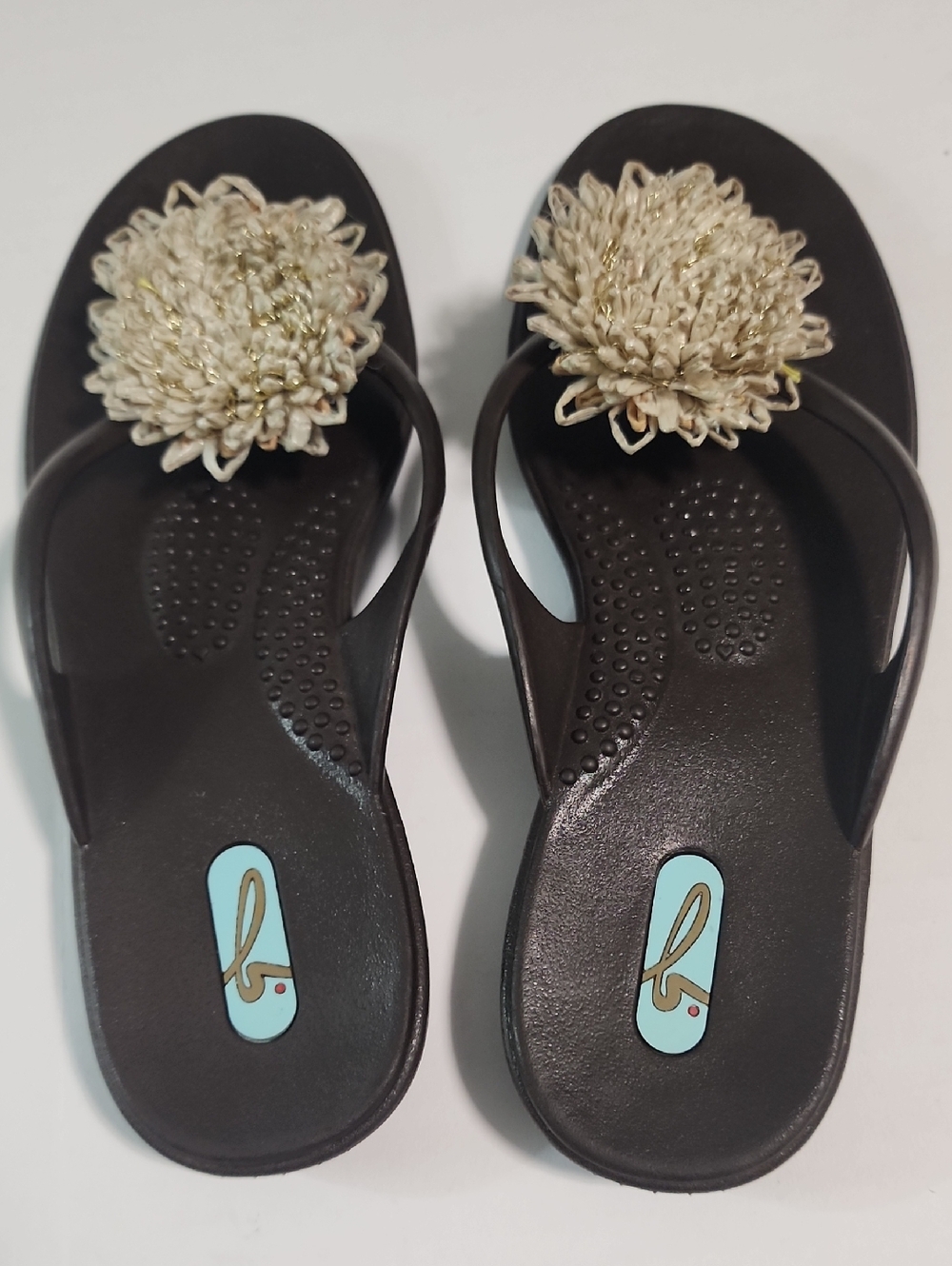 Oka b Brown Flip Flop Thong Sandals with Cream Flower Accent